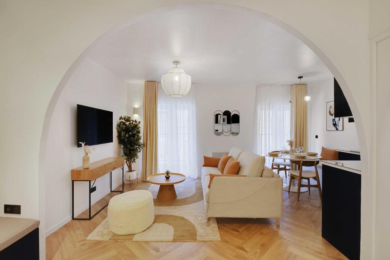 Charming Apartment Near Maraissentier Paris Bagian luar foto