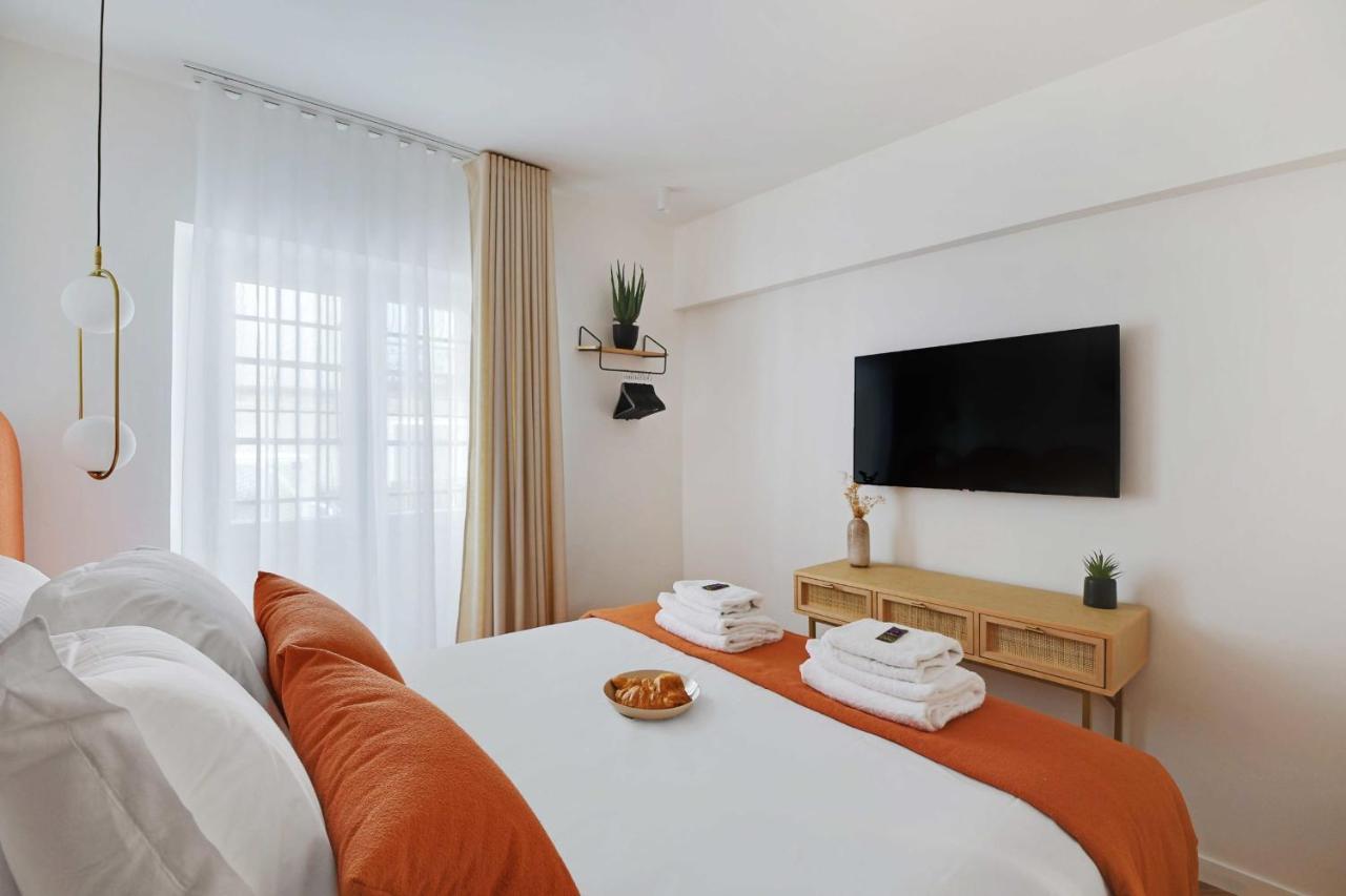 Charming Apartment Near Maraissentier Paris Bagian luar foto