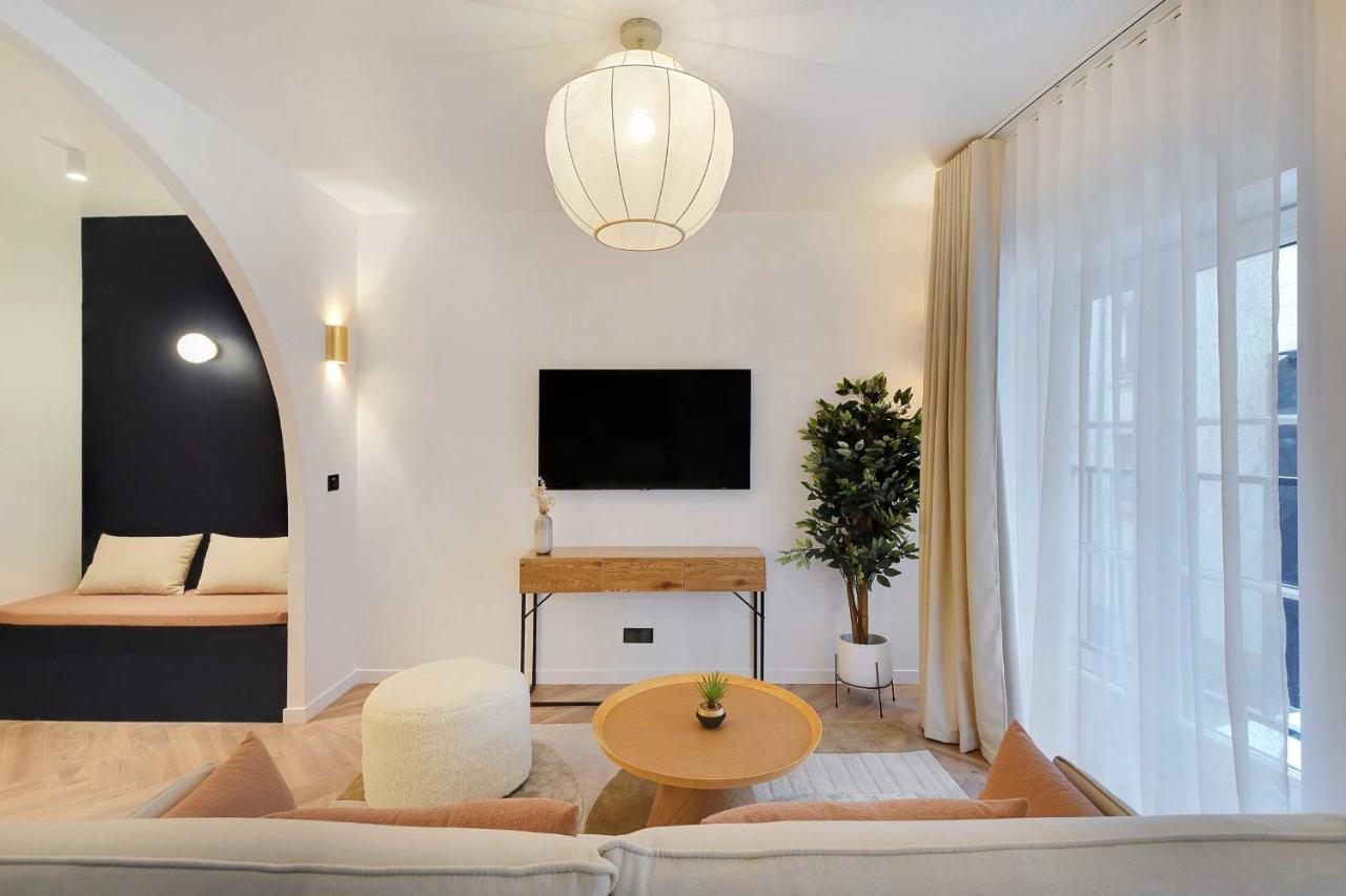 Charming Apartment Near Maraissentier Paris Bagian luar foto