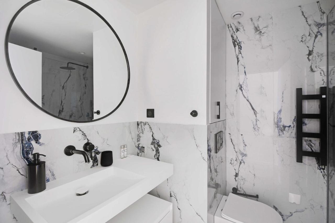Charming Apartment Near Maraissentier Paris Bagian luar foto