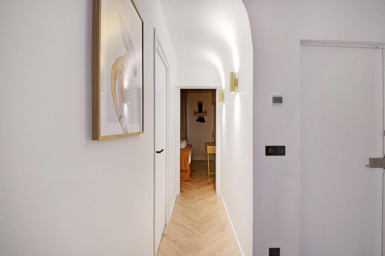 Charming Apartment Near Maraissentier Paris Bagian luar foto